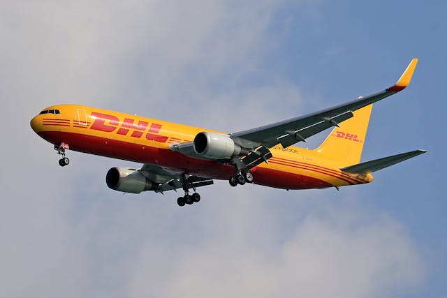 Avião DHL